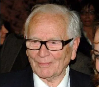 Pierre Cardin, grand couturier est né en Italie.
