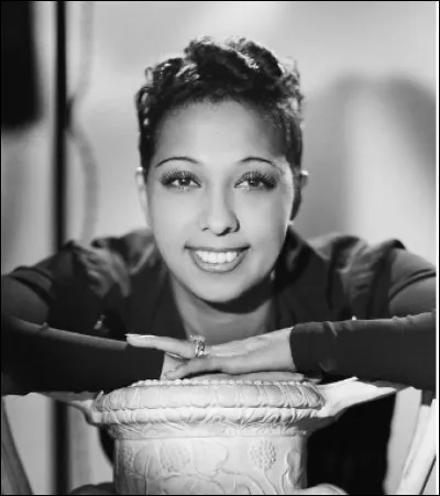 Joséphine Baker, artiste, résistante, panthéonisée le 30/11/2021 est née aux États-Unis.