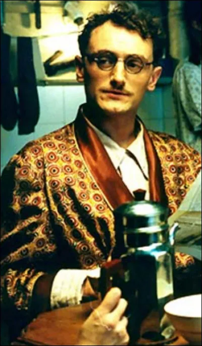 Dans quel film Jean-Paul Rouve est-il un collabo pendant la seconde guerre mondiale ?