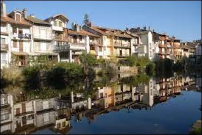 Quelle est l'intruse parmi ces villes ?