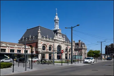 Quelle est l'intruse parmi ces villes ?