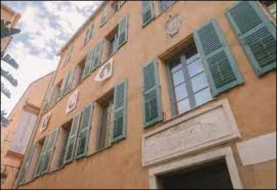 Dans quelle ville corse se situe la maison où est né Napoléon Bonaparte le 15 août 1769 ?