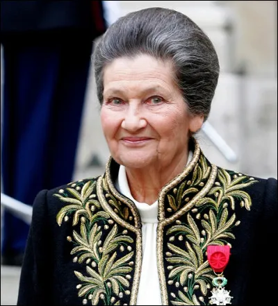 Qui est cette Simone (1937-2017), femme politique française, héroïne passionnée et pudique, icône de la lutte pour le droit des femmes, notamment le droit à l'avortement, panthéonisée le 01/07/2018 ?