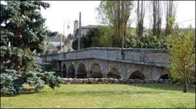 Nous terminons notre petit tour de France sur le Vieux Pont, &agrave; Saint-R&eacute;my-sur-Avre. Commune de l'arrondissement de Dreux, elle se situe ans le d&eacute;partement ...