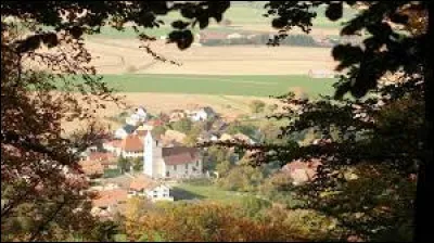 Nous sommes dans le Sundgau, &agrave; Koestlach. Village de l'arrondissement d'Altkirch, il se situe dans le d&eacute;partement ...