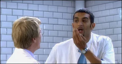 En médecine, la mauvaise haleine se dit ''halitose''. Elle touche près de la moitié de la population occidentale et peut avoir beaucoup de causes différentes. Le brossage des dents et de la langue est dans tous les cas essentiel. Cette dernière technique peut se montrer insuffisante face à certaines bactéries anaérobies. Le but est alors de créer une situation qui ne leur soit pas favorable, par exemple en