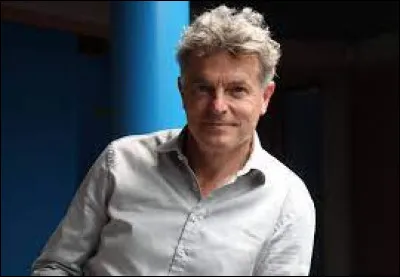 Politique - Quel parti politique représente le candidat Fabien Roussel à l'élection présidentielle de 2022 ?