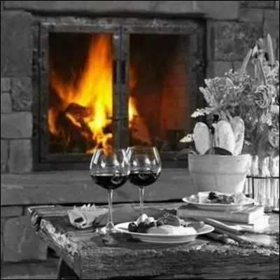 Qui chantait "Qu'elle est lourde à porter, l'absence de l'ami,
l'ami qui tous les soirs venait à cette table", dans sa chanson "L'Absent" ?