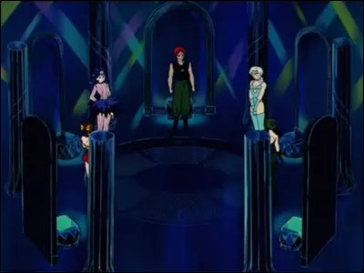 À qui les 4 surs de la Lune Noire doivent-elles obéir ?