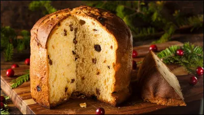Comment sappelle le gâteau typique de Noël en Italie ?