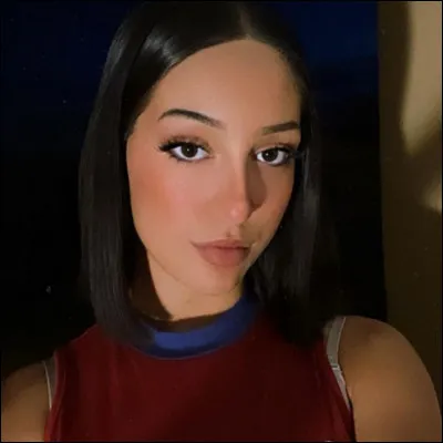 Quel est le vrai pseudo de cette italienne ?