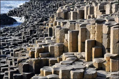 Le nom de la chaussée est...