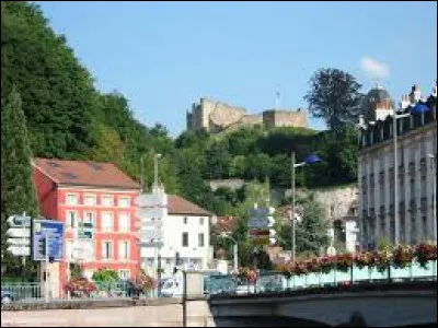 Épinal est la préfecture d'un département dont le numéro est compris entre 80 et 86.