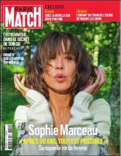 Quelle est la fréquence de parution d'un hebdomadaire ?