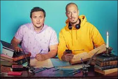 Quel célèbre chanteur français fait une apparition dans le clip de la chanson "La chanson des choses inutiles" de McFly et Carlito en 2021 ?