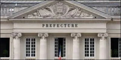 Les départements 54 et 44 ont chacun une préfecture commençant par la lettre N.