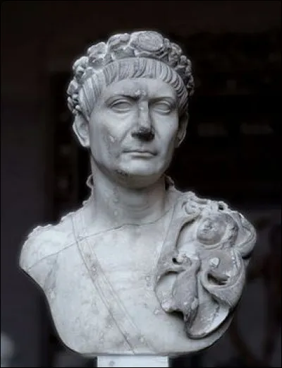 Quelles sont les dates du règne de l'empereur Trajan ?