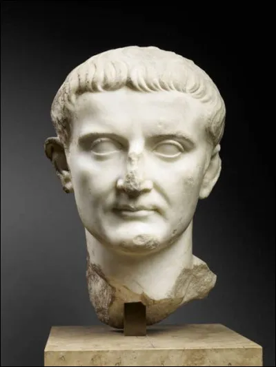 Quand l'empereur Tibère a-t-il régné ?