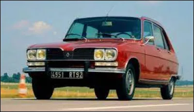 La voiture sur la photo est-elle une Renault 16 ?