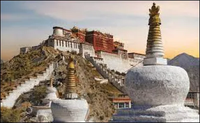 La ville de Lhassa est-elle la capitale du Tibet ?
