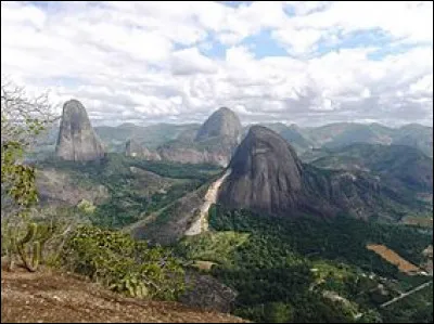 Comment s'appellent les habitants de l'Espirito Santo, au Brésil ?