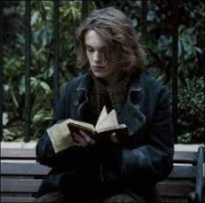 Dans quelle école a-t-il étudié pendant sa scolarité ?