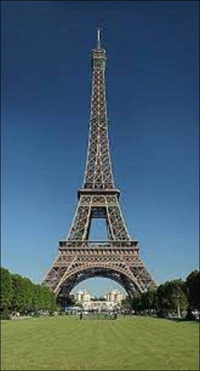 Monument : 
Du 5 mai au 31 octobre 1889, se tient à Paris la dixième Exposition universelle qui a pour thème la Révolution française, en l'honneur du centenaire de cet évènement. À cette occasion est construite la tour Eiffel. Les travaux commencent le 28 janvier 1887, pour s'achever en mars 1889.
Quelle est la hauteur de la tour, antennes comprises ?