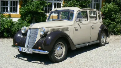 Attention ! Nous entrons dans une faille spatio-temporelle. J'espère que vous n'êtes pas partis voir l'étoile pour cette voiture. Quelle nom porte-t-elle ?