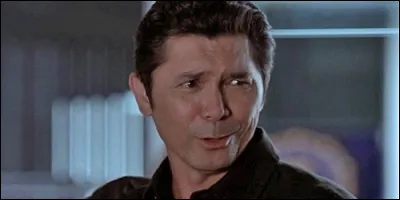 Comment s'appelle l'acteur qui joue le rôle de Ian Edgerton ?