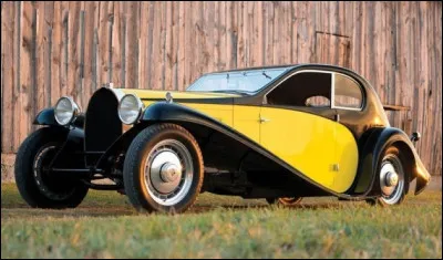 C'est une des marques françaises les plus réputées qui a produit ce coach dont le parebrise à l'inclinaison peu commune lui confère une drôle de silhouette. Quel est ce modèle qu'on a surnommé "la petite Royale" ?