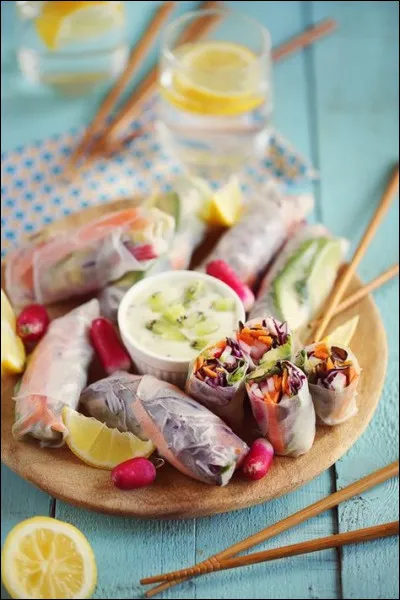 De la peau de quel animal l'âne est-il vêtu dans les fables de La Fontaine ?