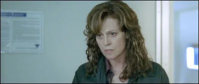Dans quel film Sigourney Weaver est-elle une femme dont le fils s'est suicidé ?