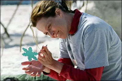 Dans quel film Sigourney Weaver est-elle une femme autiste ?