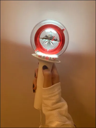 Quand a été annoncé le lightstick de SKZ ?