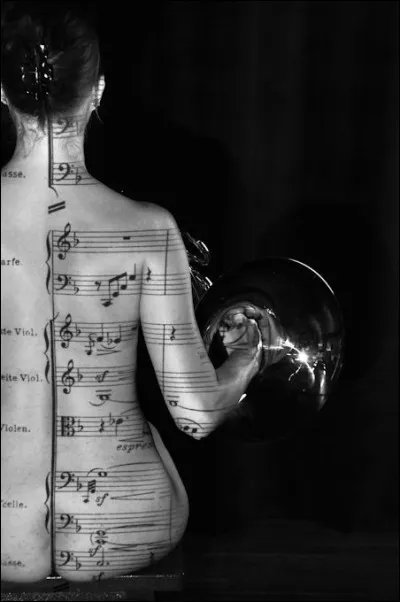 Et pour Patrick Juvet, elles portent un blouson noir, elles fument le cigare... Elles ne parlent plus d'amour, elles portent les cheveux courts : qui sont celles qu'il regrette, en chantant "Où sont les..." ?