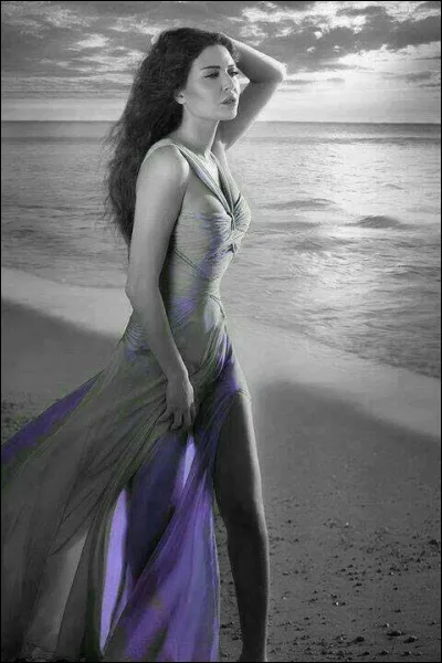 Patrick Coutin ne s'en cache pas ! Il aime regarder celles qui marchent sur la plage !