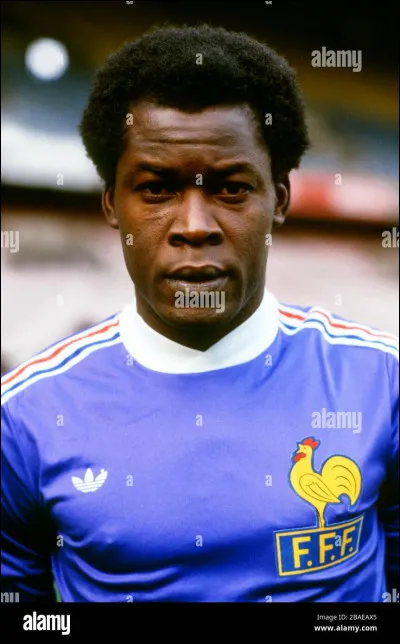 Né en 1950 à Sainte-Anne en Guadeloupe, ce footballeur international français est sélectionné à 65 reprises et marque 4 buts sous le maillot bleu. L'ancien défenseur des Bleus avait sorti une chanson en 1978 intitulée "Sacré Marius". Qui est-ce ?