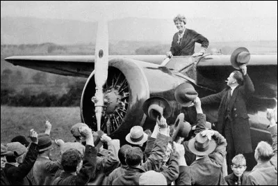 Amelia Earhart traverse l'océan Atlantique en solitaire : c'était il y a ...