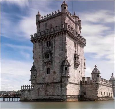 Dans un passé pas si lointain, cette tour dite "de Belem" aurait ... (Trouvez la suite !)