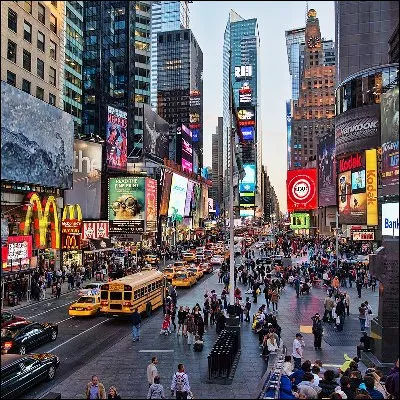 Dans quelle ville peut-on se balader &agrave; Times Square ?