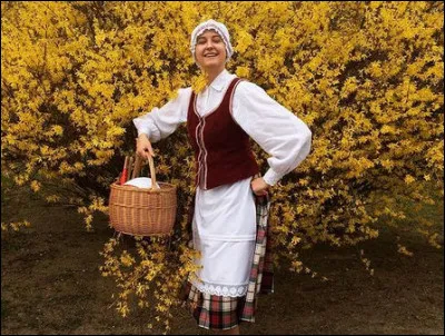 Il n'y a pas de cloches de P&acirc;ques, mais c'est Velyku Bobute [...qui est-ce ?] qui distribue les oeufs en chocolat !