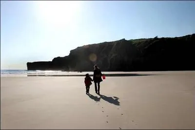 Elle y retourne avec son mari, comment s'appelle-t-il ?