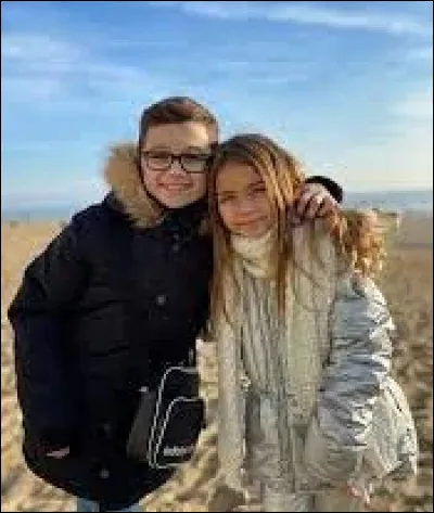 Comment se prénomme son frère ?