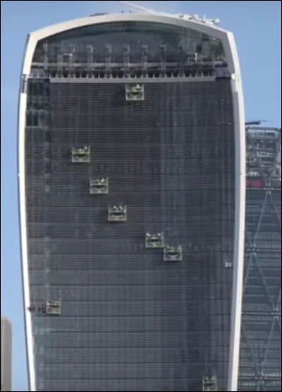 2014, gratte-ciel "Talkie-walkie" (suite) > Mais heureusement, la solution a été trouvée ! Laquelle ?