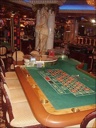 Histoire d'une Salamandre est un roman de Catherine Paysan. Quel est le véritable nom de Catherine Paysan ?