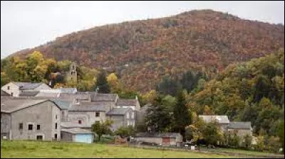 Petit village Audois de 83 habitants, Roquefort-de-Sault se situe en région ...