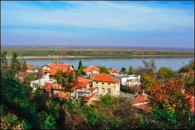 Le Danube traverse de nombreux pays européens : sur environ 700 km, il matérialise la frontière entre ...
