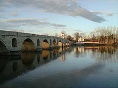 Le fleuve Maritsa, qui se jette dans la mer Egée, matérialise sur 200 km la frontière entre ...