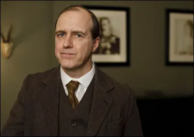 À partir de d'ici ça va un peu se corser, attention. Qui est-ce ?