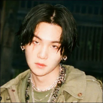 Quel est son nom de rappeur solo ?